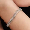 Pavé-Armband mit kubanischer Kette aus Sterlingsilber Pavé-Armband mit kubanischer Kette aus Sterlingsilber