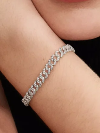 Pavé-Armband mit kubanischer Kette aus Sterlingsilber Pavé-Armband mit kubanischer Kette aus Sterlingsilber