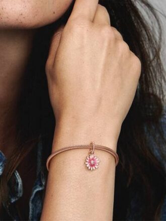 Pink Daisy Flower Dangle Charm – 14 Karat Roségold-Beschichtung