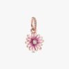 Pink Daisy Flower Dangle Charm – 14 Karat Roségold-Beschichtung Pink Daisy Flower Dangle Charm – 14 Karat Roségold-Beschichtung
