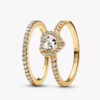 „Playful Love“ – Ring-Set mit goldenem, erhöhtem Herz und funkelndem Band (2er-Set) „Playful Love“ – Ring-Set mit goldenem, erhöhtem Herz und funkelndem Band (2er-Set)