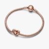 Radiant Heart & Floating Stone Charm – 14 Karat Roségold-Beschichtung Radiant Heart & Floating Stone Charm – 14 Karat Roségold-Beschichtung