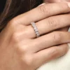 Ring mit abwechselnd funkelnden Steinen, 14 Karat Roségold-Beschichtung