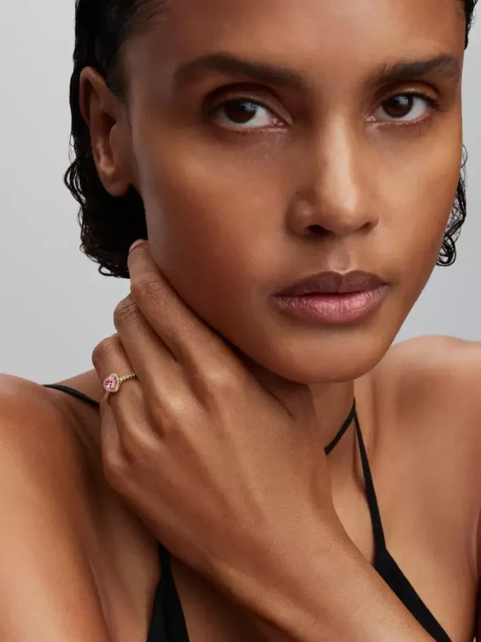 Ring mit erhabenem rosa Herz, 14-karätig vergoldet