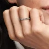 Ring mit Herzband aus Sterlingsilber Ring mit Herzband aus Sterlingsilber