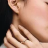 Ring mit Herzreihe, 14 Karat Roségold-Beschichtung Ring mit Herzreihe, 14 Karat Roségold-Beschichtung