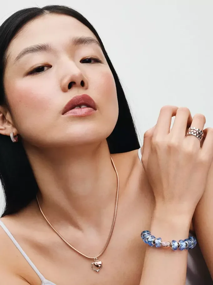 Ring mit Herzreihe, 14 Karat Roségold-Beschichtung Ring mit Herzreihe, 14 Karat Roségold-Beschichtung