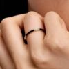 Ring mit schwarzem Emaille und Steinen – 14-karätige Vergoldung Ring mit schwarzem Emaille und Steinen – 14-karätige Vergoldung