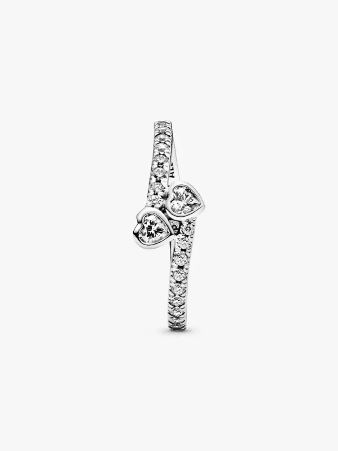 Ring mit zwei funkelnden Herzen aus Sterlingsilber Ring mit zwei funkelnden Herzen aus Sterlingsilber