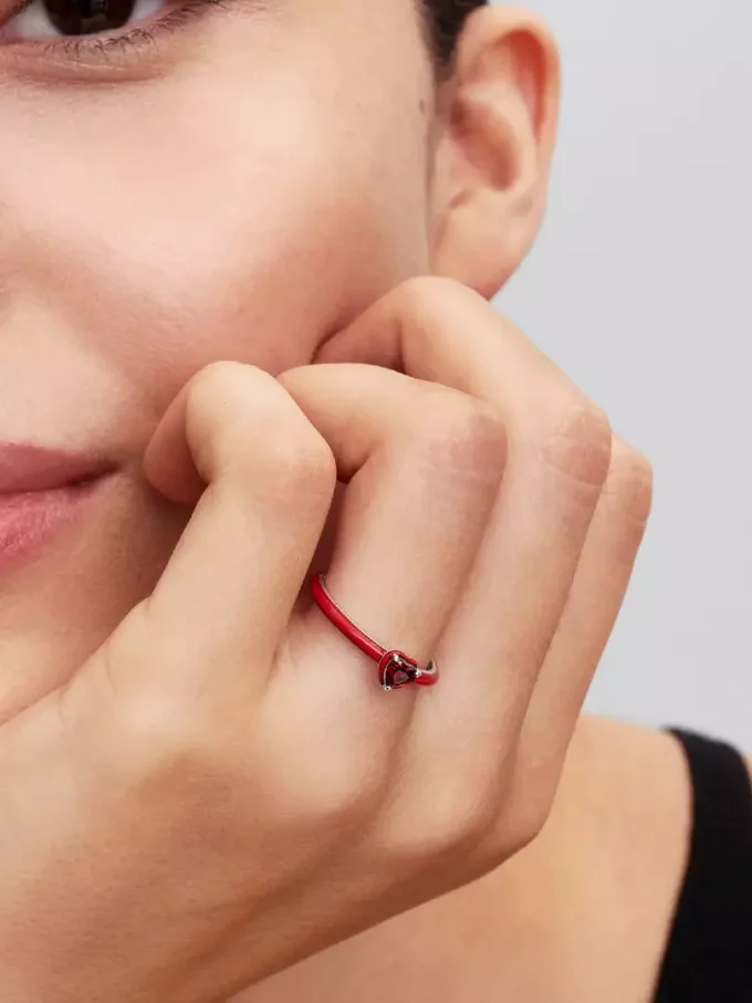 Roter Chakra-Herzring aus Sterlingsilber Roter Chakra-Herzring aus Sterlingsilber