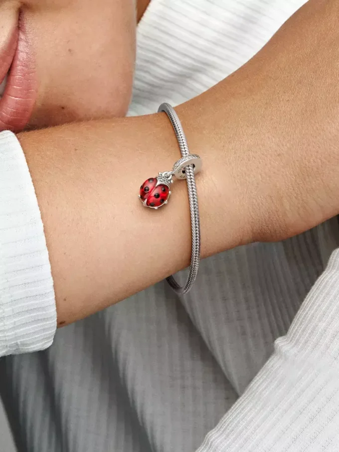 Roter Marienkäfer-Dangle Charm aus Sterlingsilber
