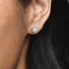 Runde funkelnde Ohrringe aus Sterlingsilber Runde funkelnde Ohrringe aus Sterlingsilber