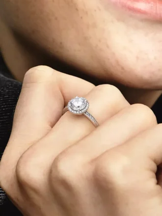 Runder funkelnder Ring aus Sterlingsilber