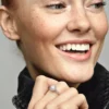 Runder funkelnder Ring aus Sterlingsilber Runder funkelnder Ring aus Sterlingsilber