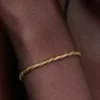 Rundes Pandora-Armband mit gedrehter Snake Chain und Verschluss, 14-karätig vergoldet Rundes Pandora-Armband mit gedrehter Snake Chain und Verschluss, 14-karätig vergoldet
