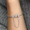 Safety Chain mit Gänseblümchen-Charm aus Sterlingsilber Safety Chain mit Gänseblümchen-Charm aus Sterlingsilber