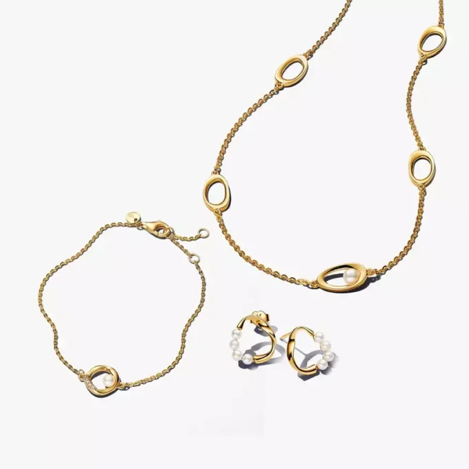 Schlichtes Perlenschmuck-Set, 4-teilig Schlichtes Perlenschmuck-Set, 4-teilig