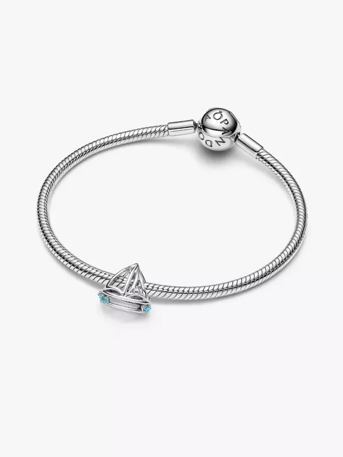 Segelboot-Charm aus Sterlingsilber Segelboot-Charm aus Sterlingsilber