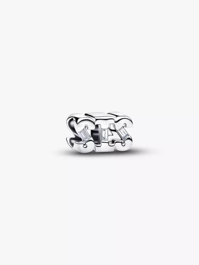 „Sis“-Charm aus Sterlingsilber „Sis“-Charm aus Sterlingsilber