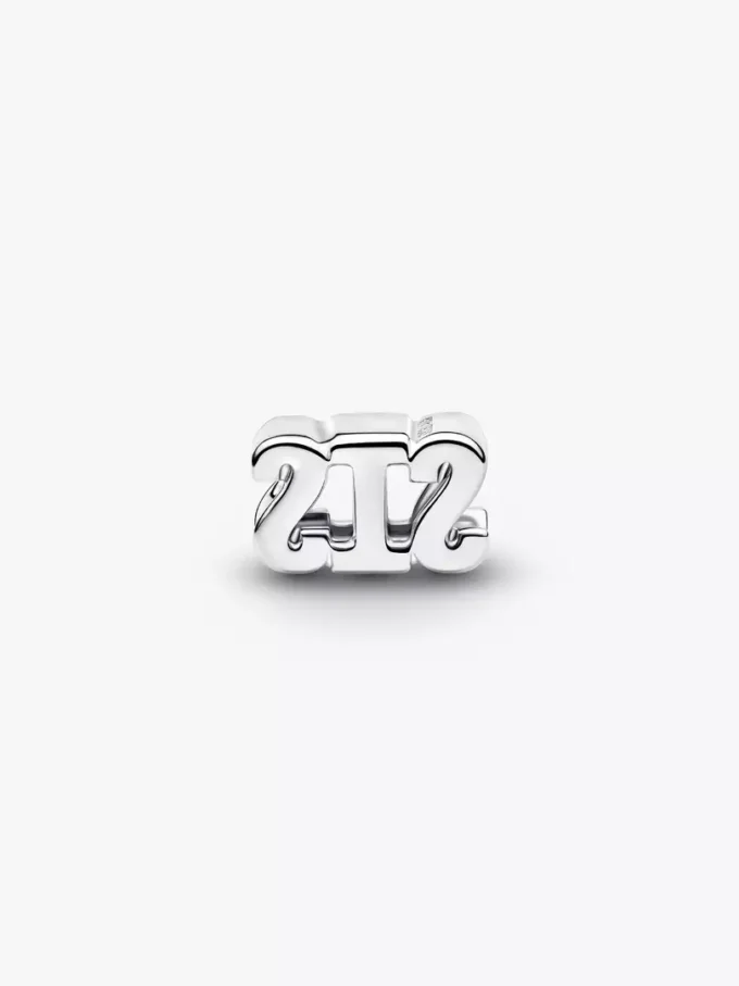 „Sis“-Charm aus Sterlingsilber „Sis“-Charm aus Sterlingsilber