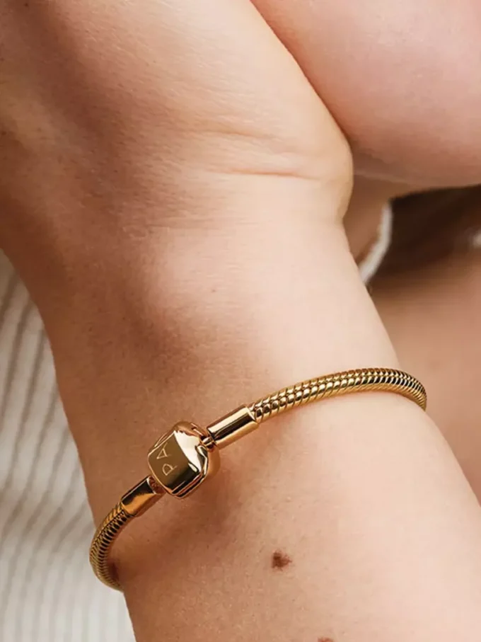 Snake Chain-Armband mit Fassverschluss, 14-karätig vergoldet Snake Chain-Armband mit Fassverschluss, 14-karätig vergoldet