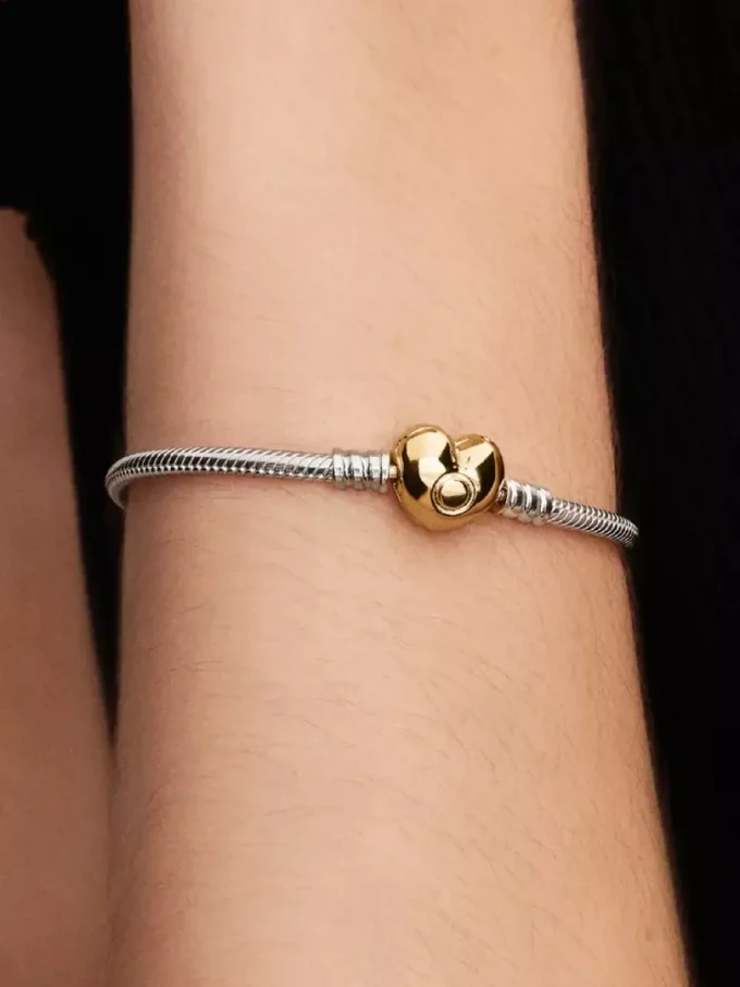 Snake Chain-Armband mit Herzverschluss aus Sterlingsilber, 14-karätig vergoldet Snake Chain-Armband mit Herzverschluss aus Sterlingsilber, 14-karätig vergoldet