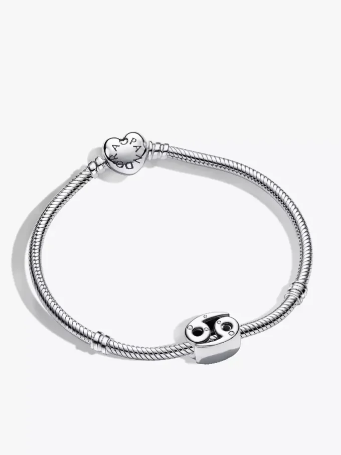 Sternzeichen-Charm-Armband-Set „Krebs“ (2er-Set) Sternzeichen-Charm-Armband-Set „Krebs“ (2er-Set)