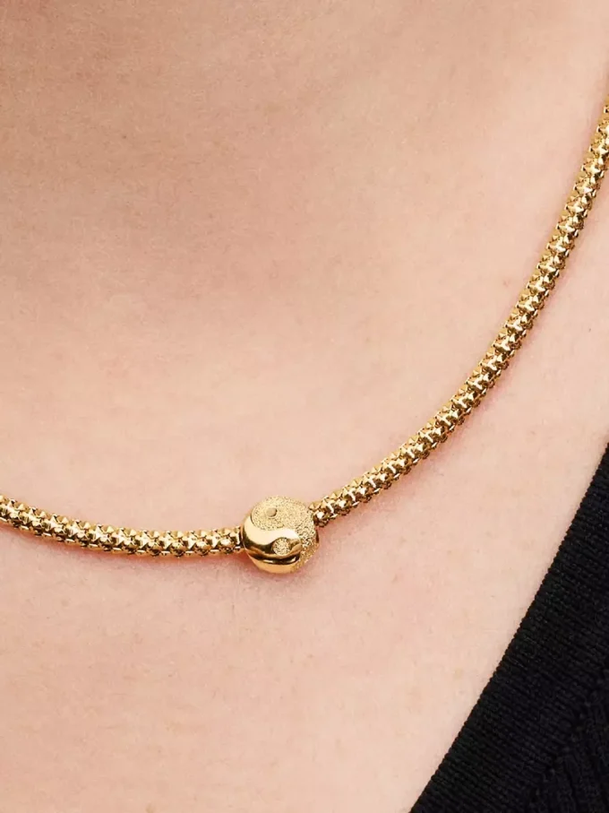 Strukturierter Yin-und-Yang-Mini-Charm, 14-karätig vergoldet