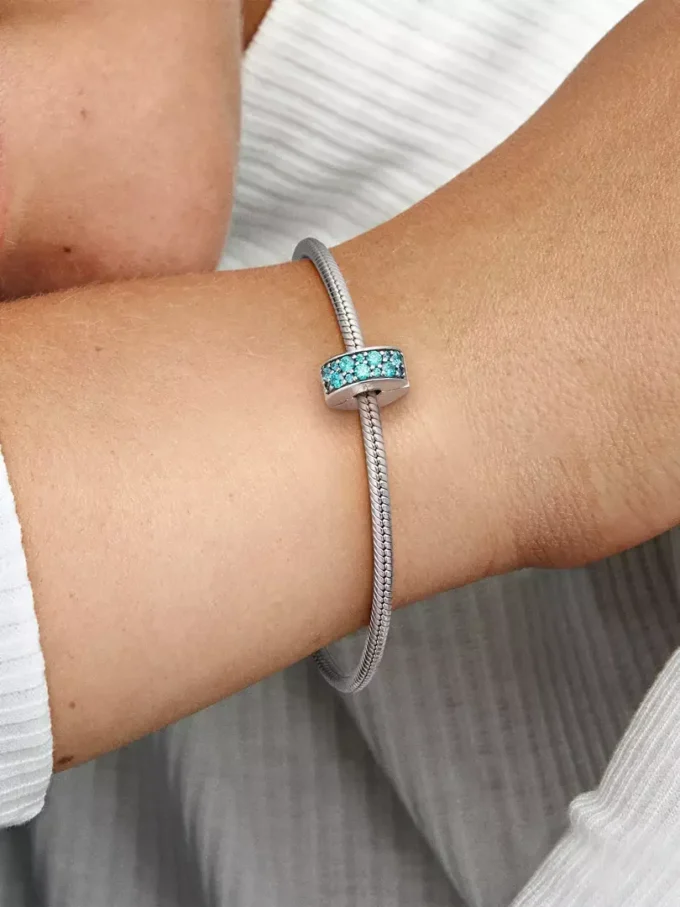 Teal-farbener Pavé-Clip Charm aus Sterlingsilber