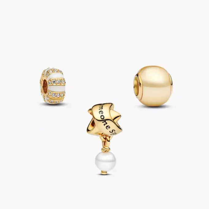 Trio aus goldenen „Someone Special“-Charms (3 Stück) Trio aus goldenen „Someone Special“-Charms (3 Stück)