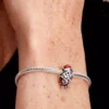 Verspielter Weihnachtsmann-Charm aus Sterlingsilber Verspielter Weihnachtsmann-Charm aus Sterlingsilber