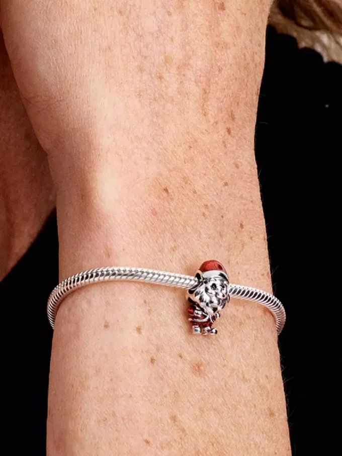 Verspielter Weihnachtsmann-Charm aus Sterlingsilber Verspielter Weihnachtsmann-Charm aus Sterlingsilber