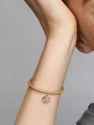 Virgo Dangle Charm, 14 Karat vergoldet
