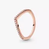 Verspieltes „Love Elevated Heart Wishbone Ring“-Sets, 2er-Set Verspieltes „Love Elevated Heart Wishbone Ring“-Sets, 2er-Set