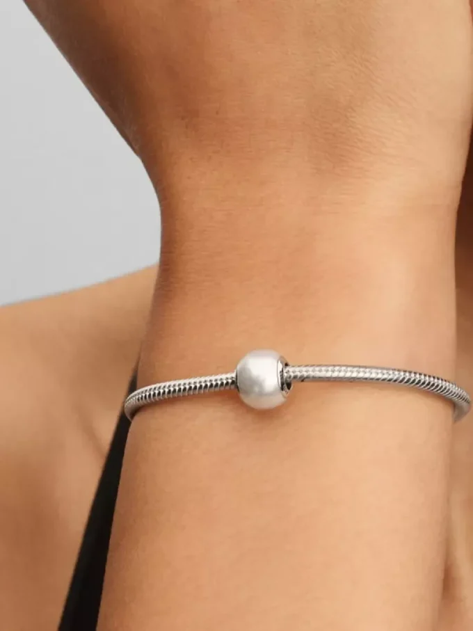 Weißer Charm aus Sterlingsilber Weißer Charm aus Sterlingsilber