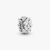 Weißer Gänseblümchen-Spacer Charm aus Sterlingsilber Weißer Gänseblümchen-Spacer Charm aus Sterlingsilber