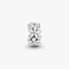 Weißer Gänseblümchen-Spacer Charm aus Sterlingsilber Weißer Gänseblümchen-Spacer Charm aus Sterlingsilber