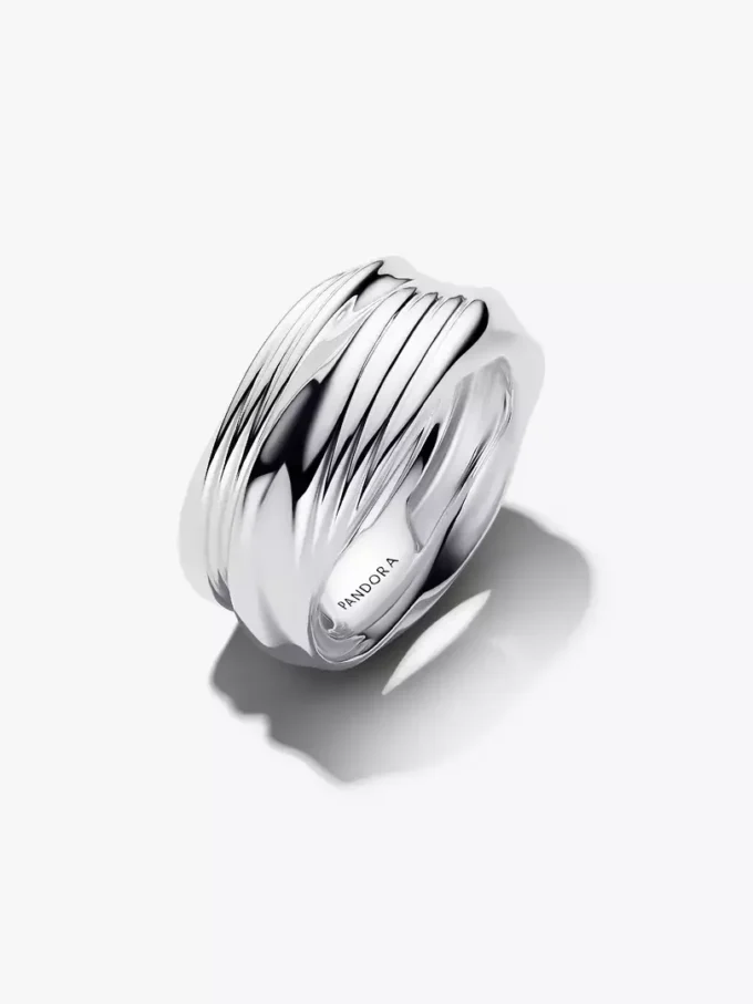 Verdrehter Doppelring aus Sterlingsilber Verdrehter Doppelring aus Sterlingsilber