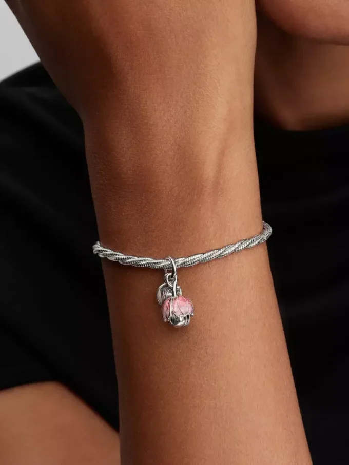Zweifarbiger „Blooming Flower“-Dangle Charm aus Sterlingsilber Zweifarbiger „Blooming Flower“-Dangle Charm aus Sterlingsilber