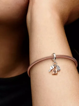 Zweifarbiger Dangle Charm mit Schlüssel, Vorhängeschloss und Herz aus Sterlingsilber, 14 Karat Roségold-Beschichtung