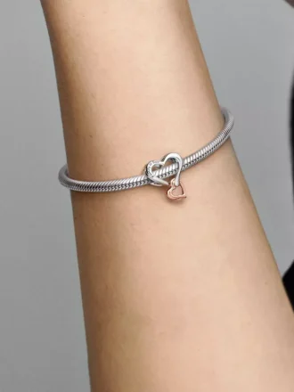 Zweifarbiger, durchbrochener Unendlichkeits-Herz-Charm aus Sterlingsilber, 14 Karat Roségold-Beschichtung