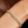 Zweifarbiges Pavé-Armband mit kubanischer Kette aus Sterlingsilber, 14-karätig vergoldet Zweifarbiges Pavé-Armband mit kubanischer Kette aus Sterlingsilber, 14-karätig vergoldet